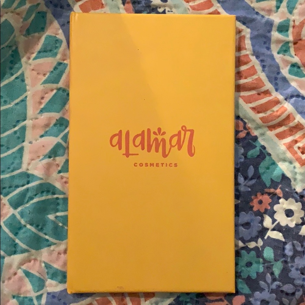 Alamar Cosmetics Volume 1 Eyeshadow Palette